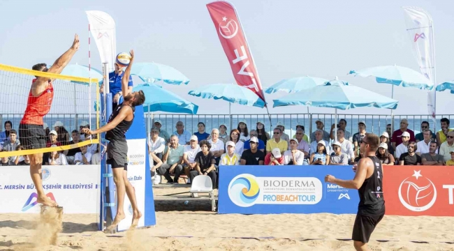 Seçer, Pro Beach Tour Plaj Voleybolunda sporcuların heyecanına ortak oldu