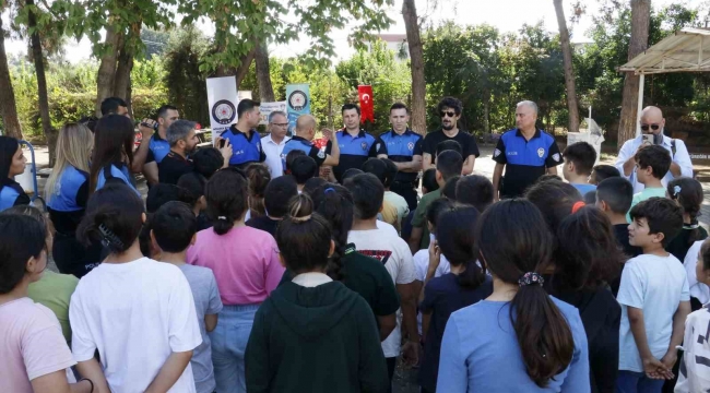 Sosyal medya bağımlılığının önüne geçmek için polis 'okuma etkinliği' düzenledi