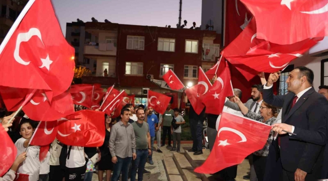 Toroslar'da gençler Cumhuriyet Bayramını coşkuyla kutladı