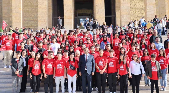 Toroslar'ın gençleri Anıtkabir'i ziyaret etti