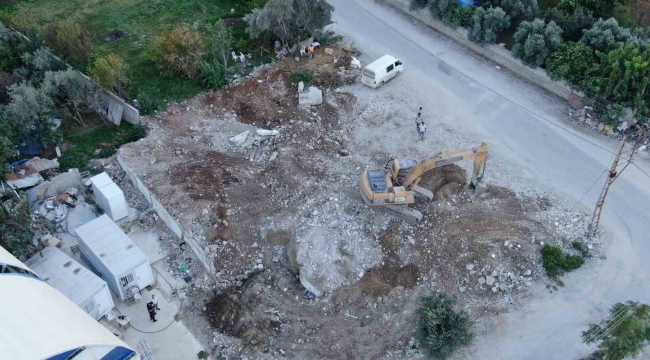 Yıkılan evinin yerine yeni yuva kurmak isteyen depremzedenin önündeki 400 bin TL'lik engel kalktı