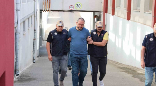 Adana'da Bylock kullanıcısı 4 FETÖ'cü yakalandı