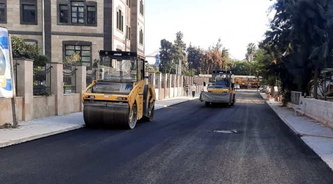Akdeniz'de asfalt çalışmaları sürüyor
