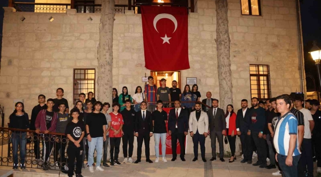 Başkan Yılmaz, gençlere Atatürk'ü ve Mersin'i anlattı