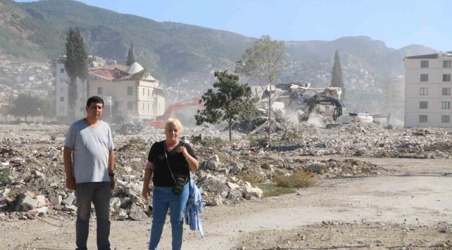 Depremzedeler 9 aydır haber alamadıkları yakınlarını umutla bekliyor