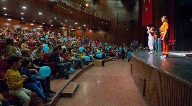 Dünya Çocuk Hakları Günü'nde çocuklar doyasıya eğlendi