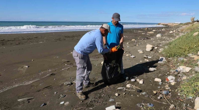 Hatay'da fırtına sonrası Samandağ ilçesi sahili temizlendi