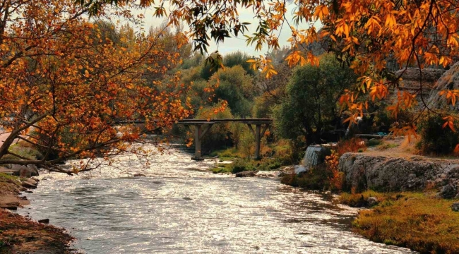 Hurman Çayı'nın manzarası görenleri kendine hayran bırakıyor