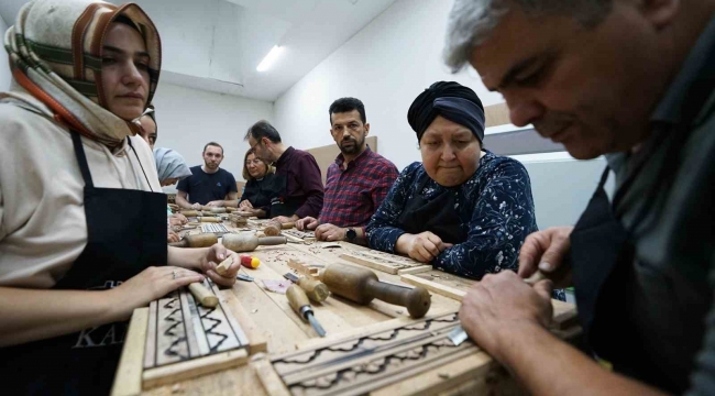 Kahramanmaraş'ın Geleneksel El İşleme Sanatı KAMEK'te yaşatılıyor