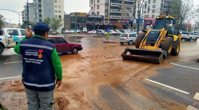 Kahramanmaraş'ta ekiplerin sağanak yağış nöbeti