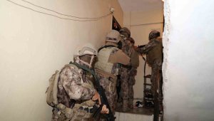 Mersin'de 'torbacı' operasyonu: 8 gözaltı