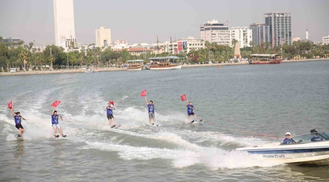 Mersin'de ilk kez düzenlenen 'Uluslararası Akdeniz Su Sporları Festivali' coşkuyla başladı