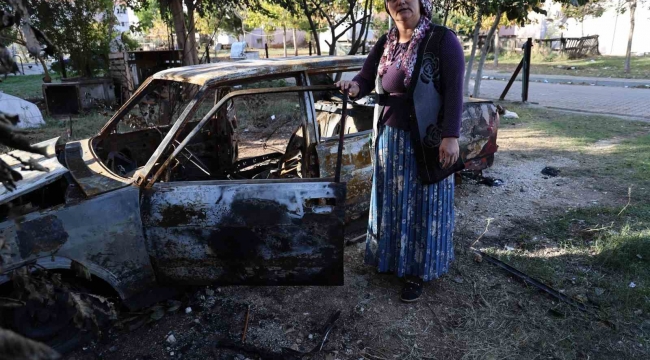 Önce oğlunu dövdüler, sonra otomobili yaktılar