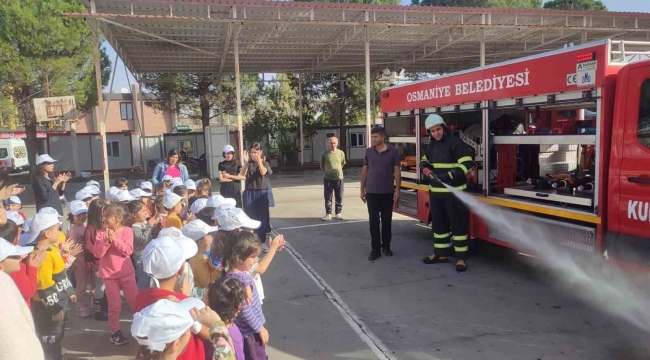 Osmaniye'de minik öğrenciler itfaiye ile tanıştı