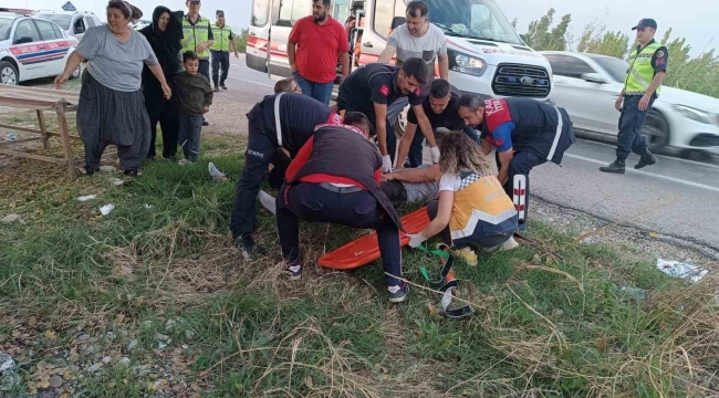 Osmaniye'de otomobil ağaca çarptı: 1'i çocuk 3 yaralı