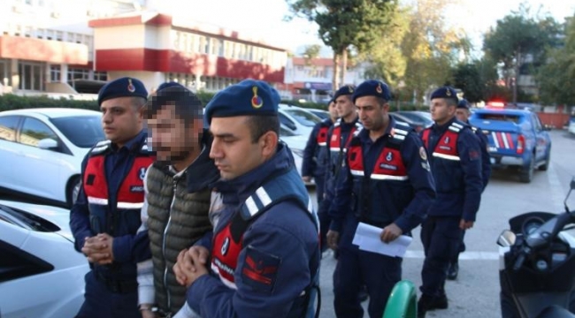 Arkadaşını öldüren şüpheli ve ona yardım ettiği öne sürülen iki kişi adliyeye sevk edildi