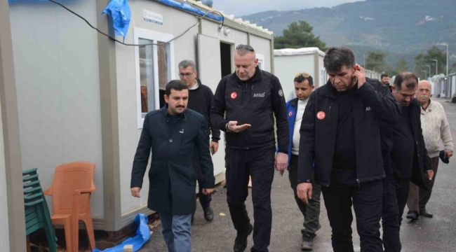 Belen Kaymakamı Yılmaz, konteyner kentlerde incelemelerde bulundu