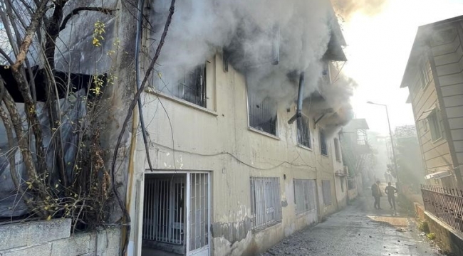 Hatay'da 2. Kattaki dairede çıkan yangın korkuttu