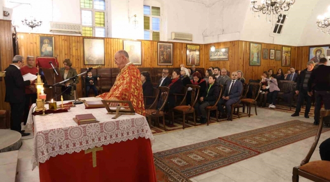 İskenderun'da Noel ayini düzenlendi