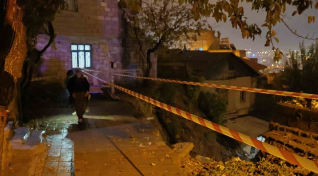 Kahramanmaraş'ta istinat duvarı üçüncü kez çöktü