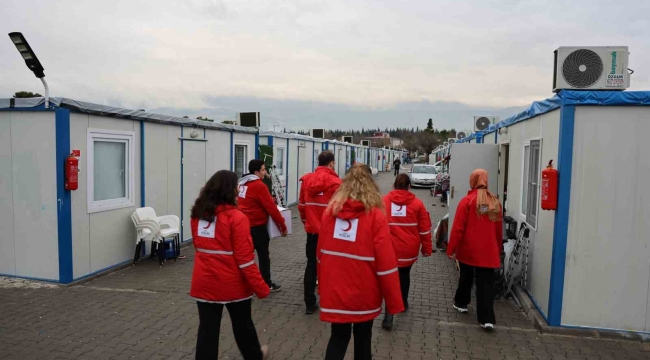 Kızılay'dan deprem bölgesine kışlık yardım