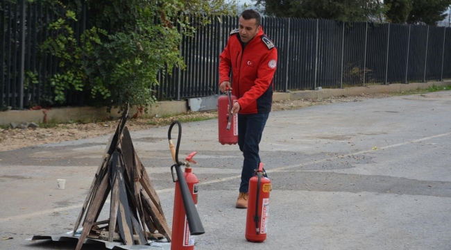 Mersin Büyükşehir Belediyesi personeline 'yangına müdahale' eğitimi