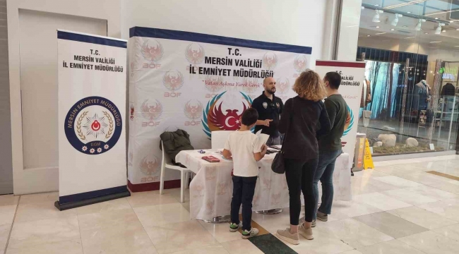 Mersin'de vatandaşlar teröre karşı bilgilendiriliyor