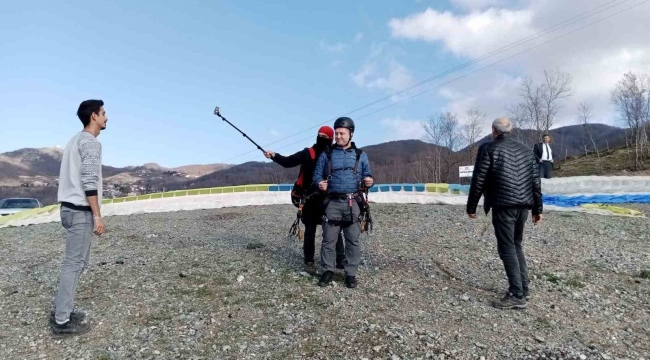 Osmaniye Dumanlı Yaylası, yamaç paraşütçülerinin yeni adresi oldu