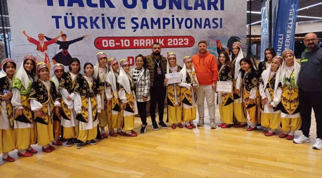 Seyhan'ın halk oyunları ekibi Türkiye 3'üncüsü oldu