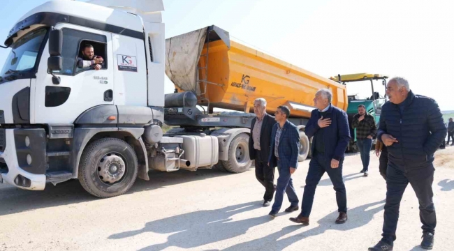Ceyhan Sarımazı'da istinat duvarı yapılıyor, 19 km'lik yol yenileniyor