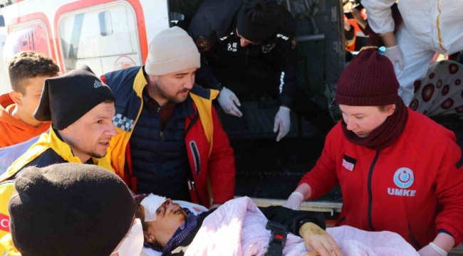 Depremin görünmez kahramanları: Sağlık çalışanları