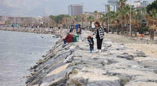 Depremin vurduğu Hatay'da, vatandaşlar yeni yılın 2023'ü unutturmasını temenni etti