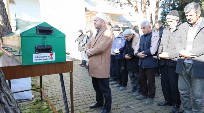 Enkaz altında kalan operatör toprağa verildi