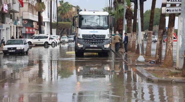 İskenderun tekrardan sular altında kaldı