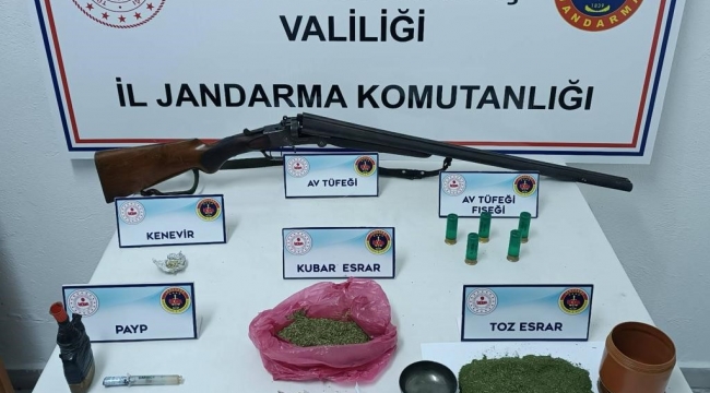 Otomobilde yapılan aramada uyuşturucu çıktı