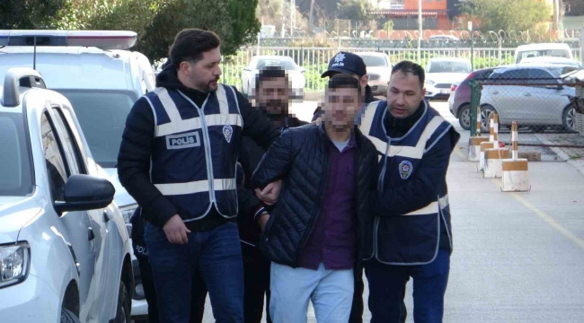 Seyhan polisinden iki farklı eve baskın: 2 bin 423 uyuşturucu hap ile silahlar ele geçirildi