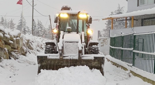 Toroslar'ın yüksek kesimlerinde karla kapanan yollar ulaşıma açılıyor
