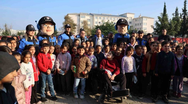 Adana Emniyet Müdürü öğrencilerle bir araya geldi