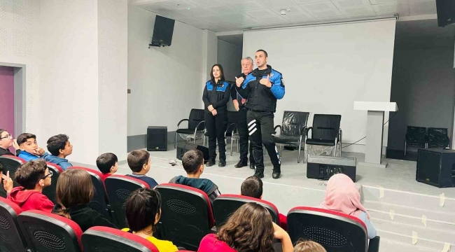 Adana'da öğrencilere akran zorbalığı eğitimi