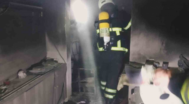 Antakya'da konteynerde çıkan yangın söndürüldü