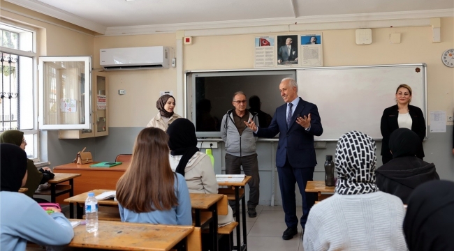Başkan Gültak'tan üniversite sınavına hazırlanan öğrencilere destek