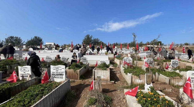 Depremde yakınlarını kaybedenler için 6 Şubat'ta hayat durdu