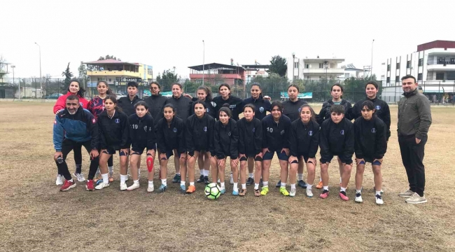 Futbol aşkına, zorlu şartlara rağmen pes etmiyorlar