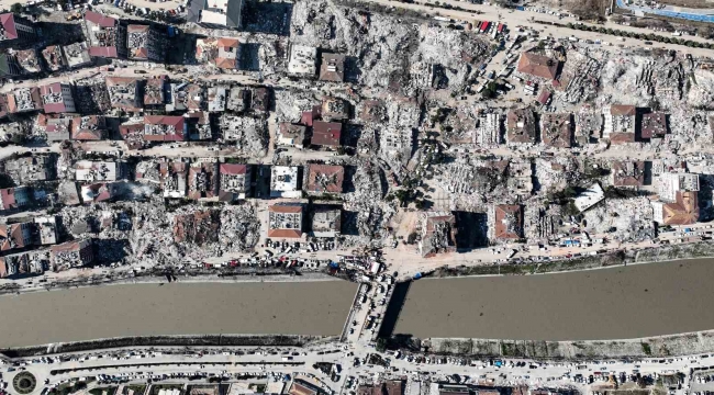 Hatay'da depremin ortaya çıkarttığı hasar 1 yıl sonra görüntülendi