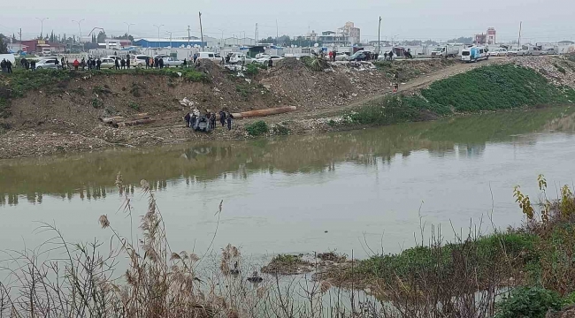 Hatay'da otomobil Asi Nehri'ne uçtu: Aracın içinde kalan var mı araştırılıyor