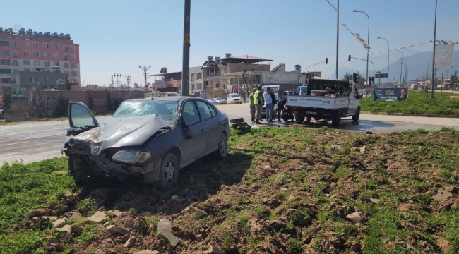 Hatay'da trafik kazası: 2 yaralı