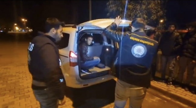 Osmaniye'de 12 düzensiz göçmen yakalandı, organizatör yakalandı