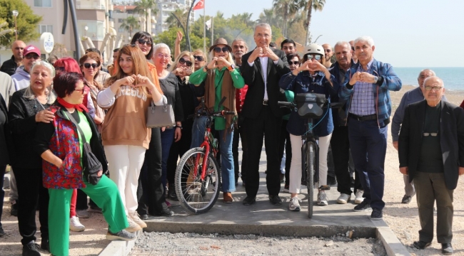 Başkan Tarhan: "Sahil şeridini tamamen yenileyeceğiz"