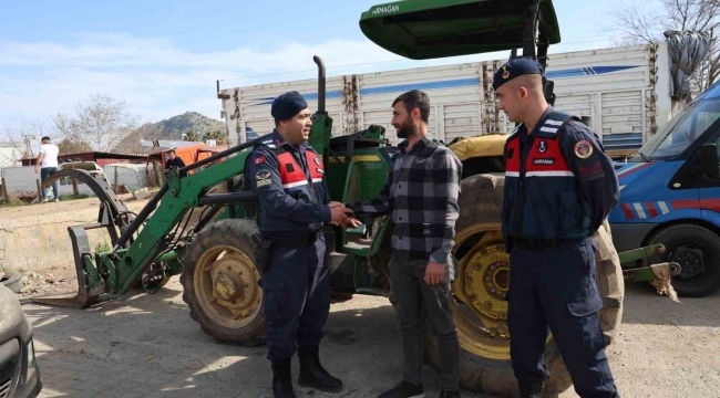 Çalınan traktör jandarmanın 700 kilometre takibi sonucu bulundu