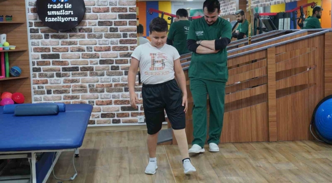 Deprem korkusuyla arabada yaşayan Hasan proteze kavuştu